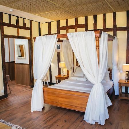 Cafe De France Bed and Breakfast Eauze Εξωτερικό φωτογραφία