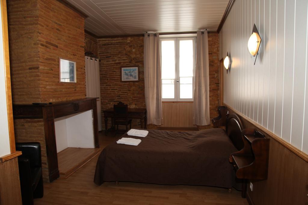 Cafe De France Bed and Breakfast Eauze Δωμάτιο φωτογραφία