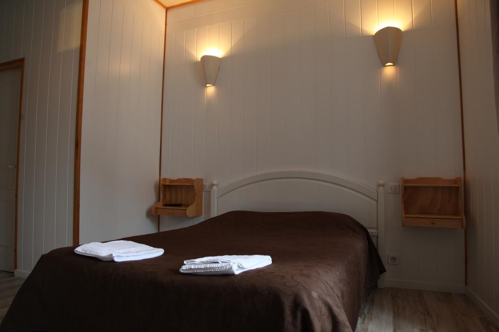 Cafe De France Bed and Breakfast Eauze Δωμάτιο φωτογραφία